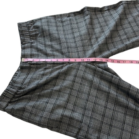 RW&CO. Gender-Neutral Checkered Dress Pant - Size Large - Picture 10 of 14